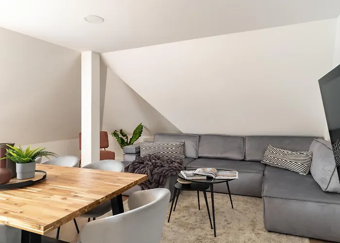 Lion Apartments - Casablanca 4 Bedr & Top Floor Apartment 100 M From The Sea
